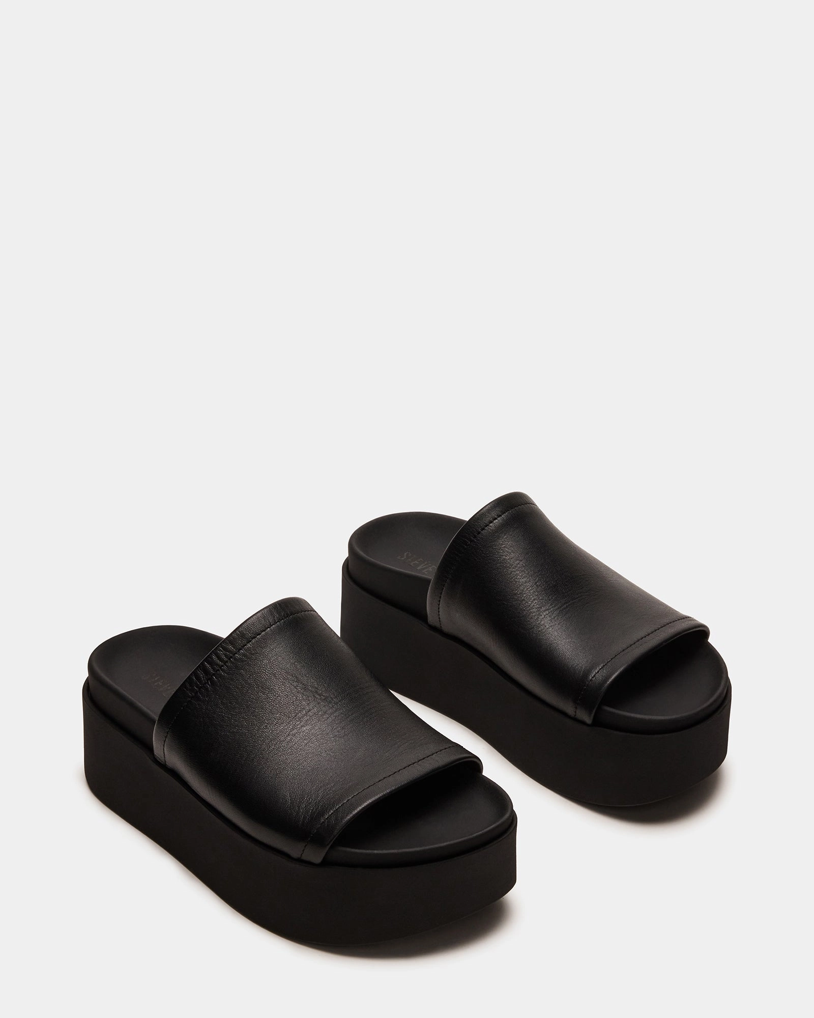 ARWEN BLACK LEATHER