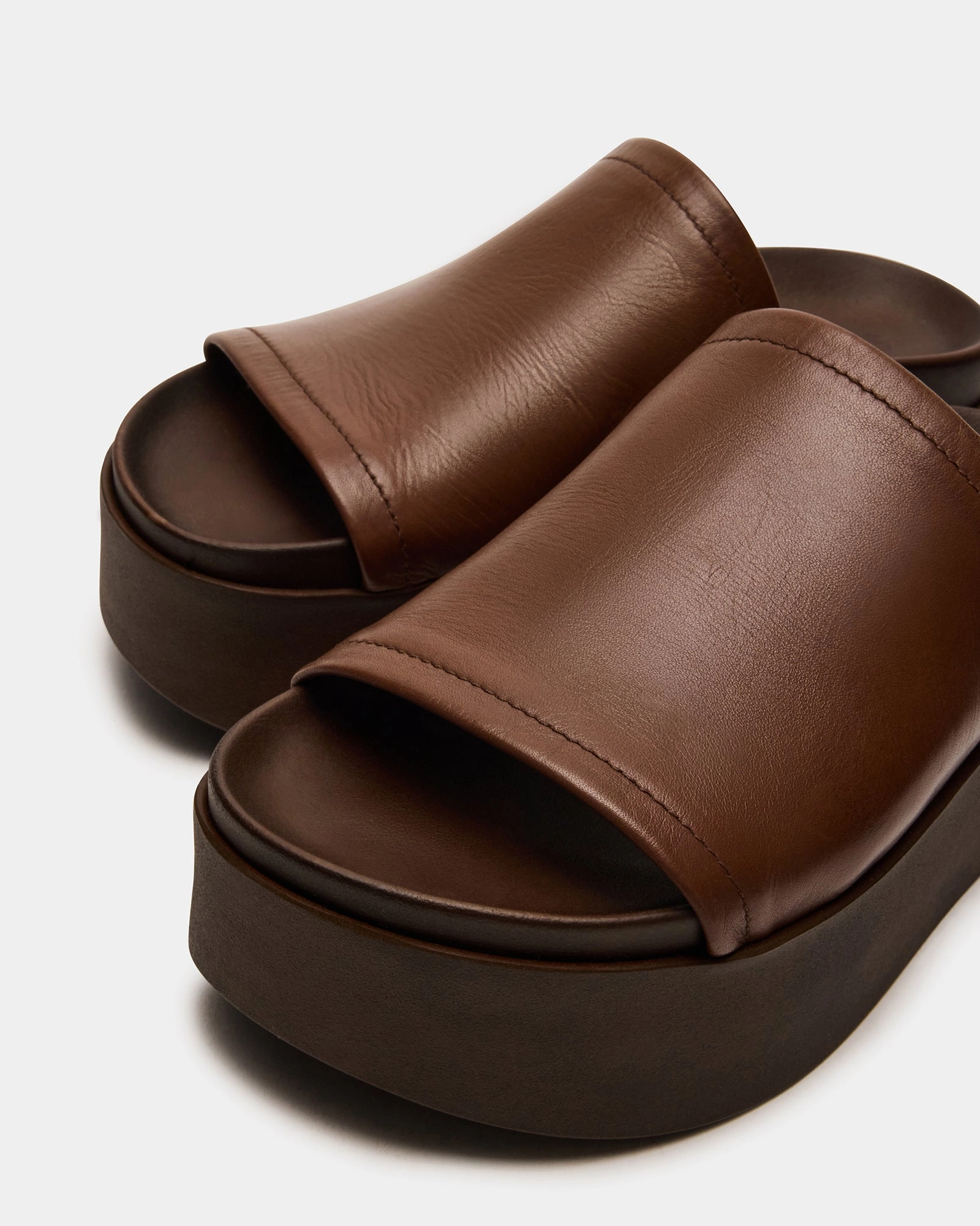 ARWEN BROWN LEATHER