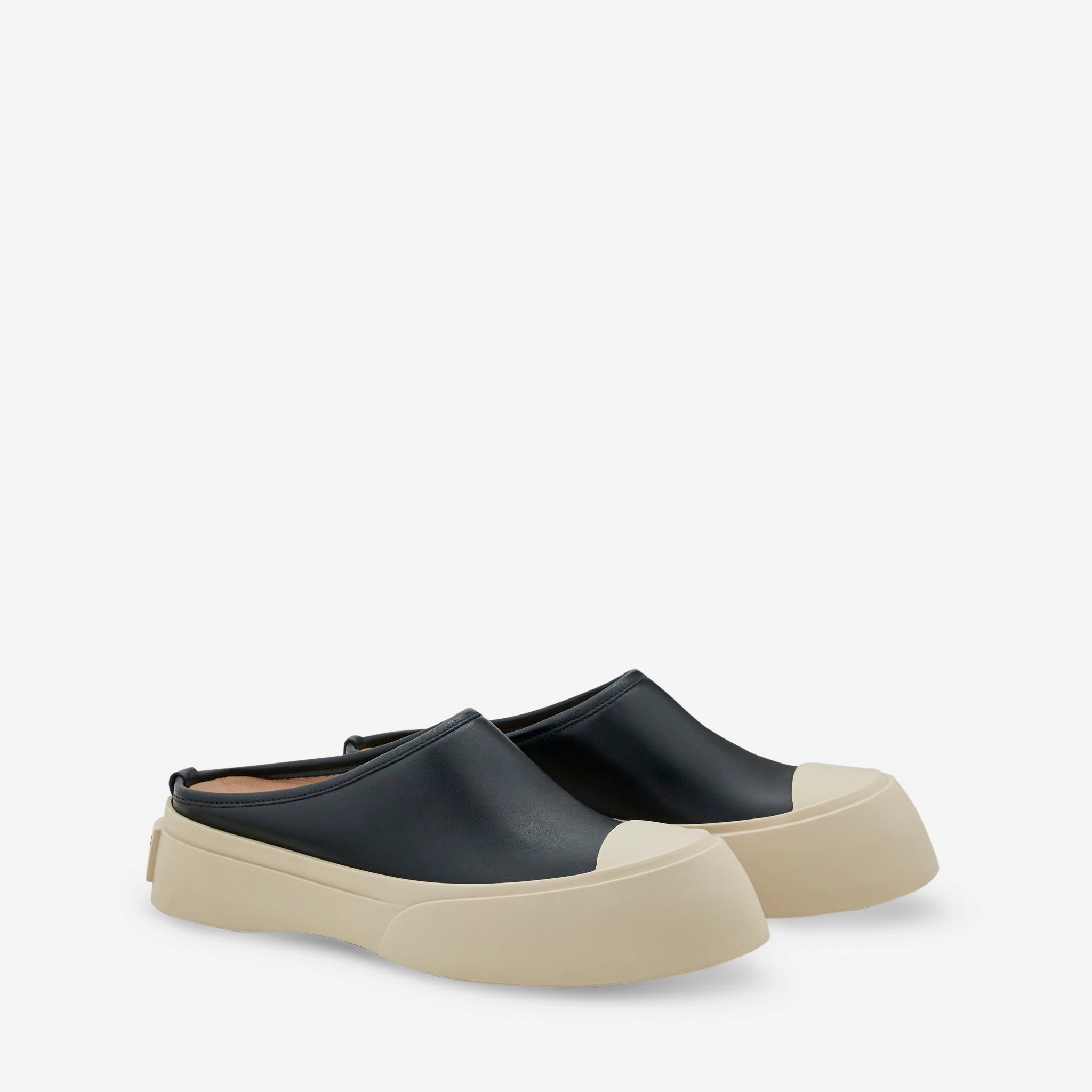 Pablo Slip-On Sneakers Black